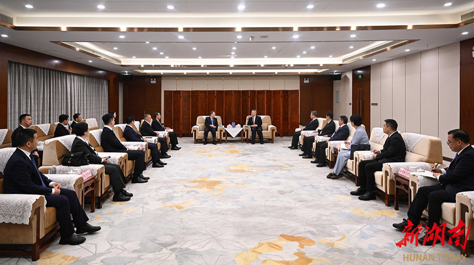 沈晓明会见泰国正大集团资深董事长谢国民一行