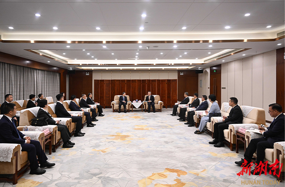 沈晓明会见泰国正大集团资深董事长谢国民一行