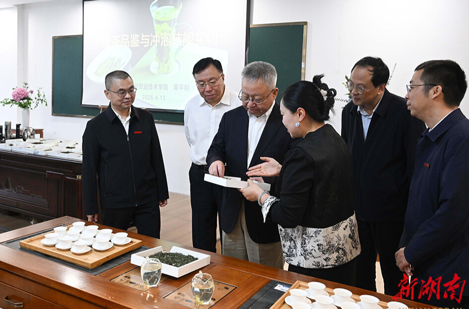沈晓明调研全省高等院校“两优”改革工作并主持召开座谈会