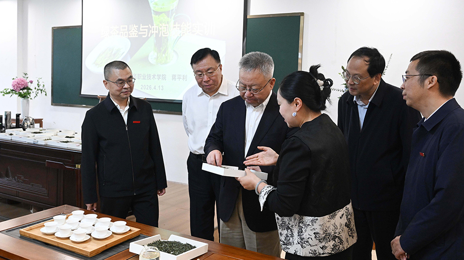 沈晓明调研全省高等院校“两优”改革工作并主持召开座谈会