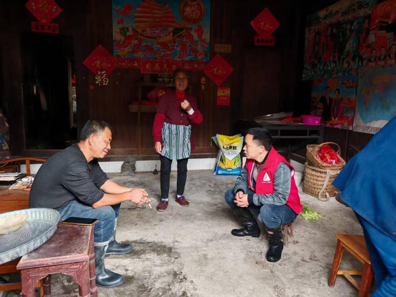 新店坪镇：闻“汛”而动 筑牢安全堤