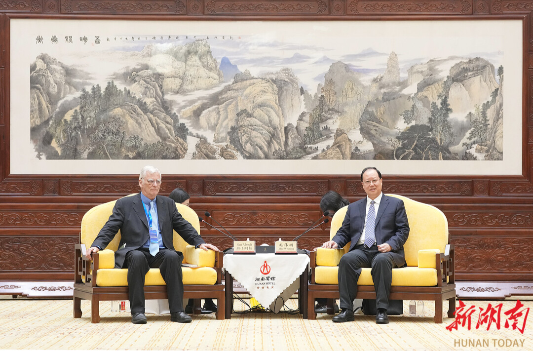 毛伟明会见第十一届中德青年领导者会议嘉宾代表