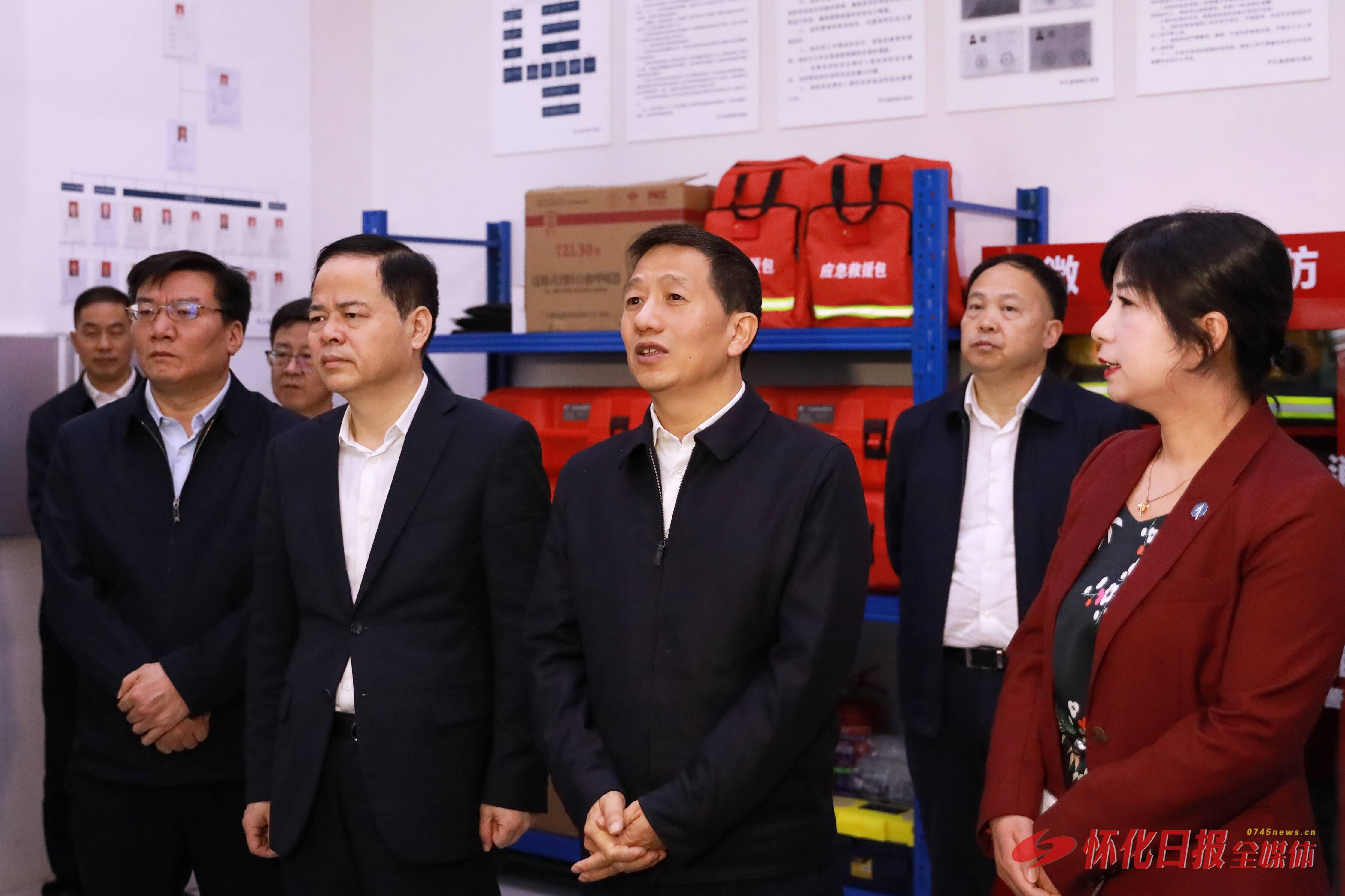 许忠建专题调研督导“五一”假期安全生产和旅游市场服务保障工作