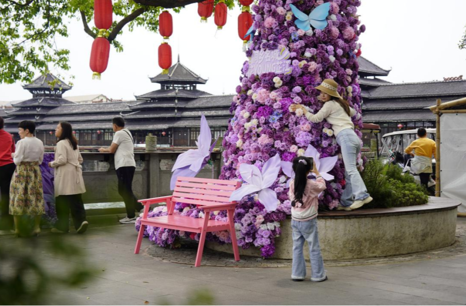 芷江开启名城打卡季 网红点位尽显侗乡风韵
