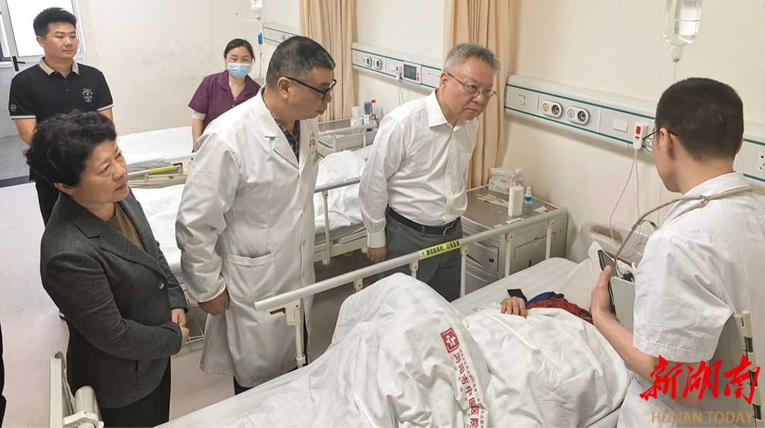沈晓明毛伟明赴浏阳市指挥调度烟花厂爆炸事故救援工作
