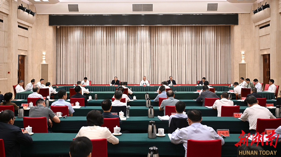 沈晓明围绕“领导班子和干部队伍建设、基层党建”主持召开中央巡视反馈意见整改工作专题调研座谈会