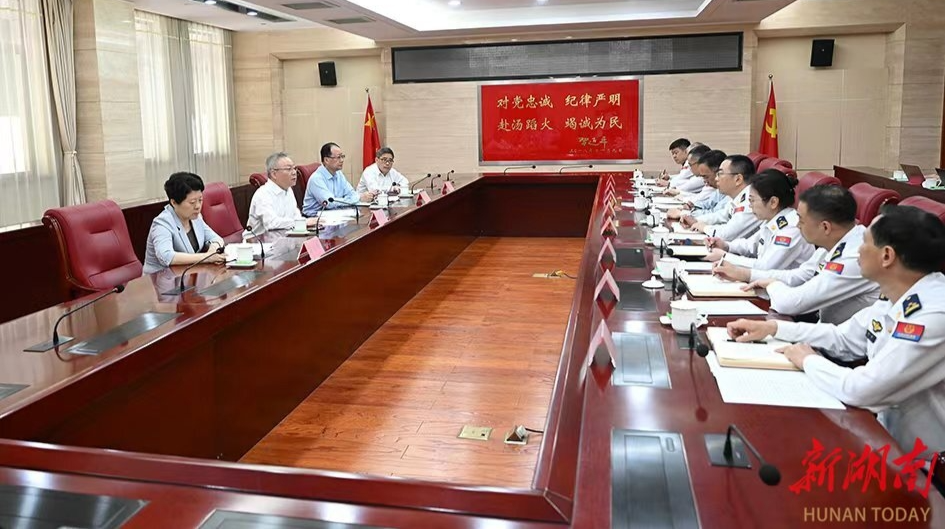 沈晓明毛伟明看望慰问浏阳烟花厂爆炸事故救援指战员代表