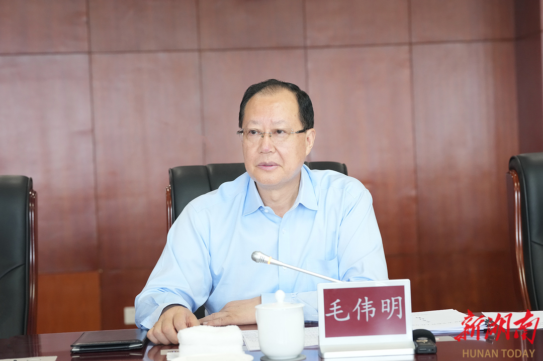 毛伟明检查煤矿安全监管工作