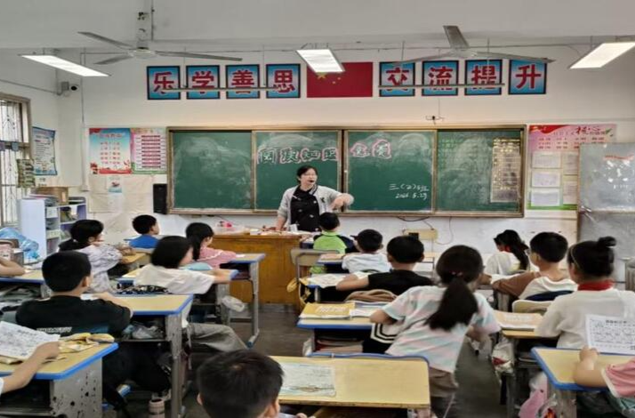 土桥镇中心小学成功举办阅读游园会主题活动