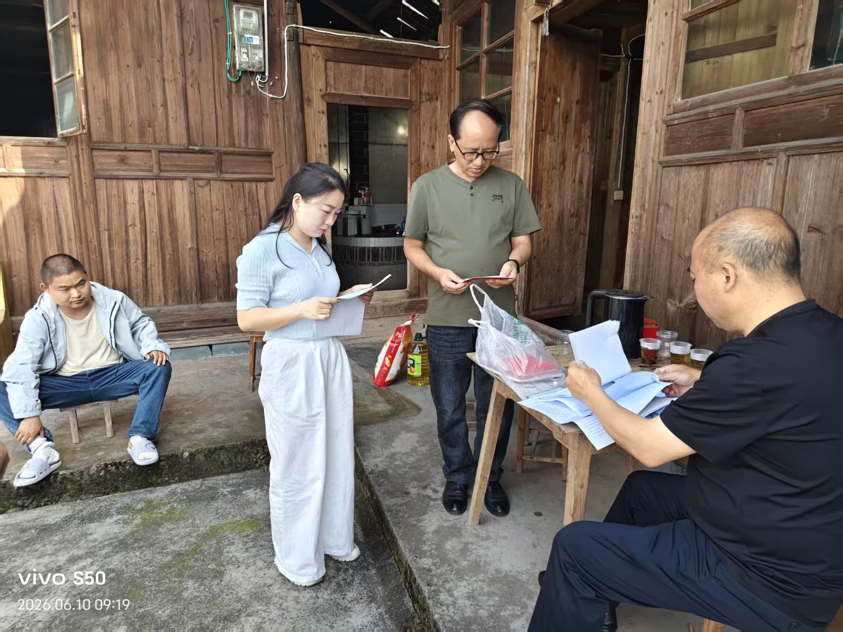 芷江镇：精准帮扶暖人心 筑牢民生保障线