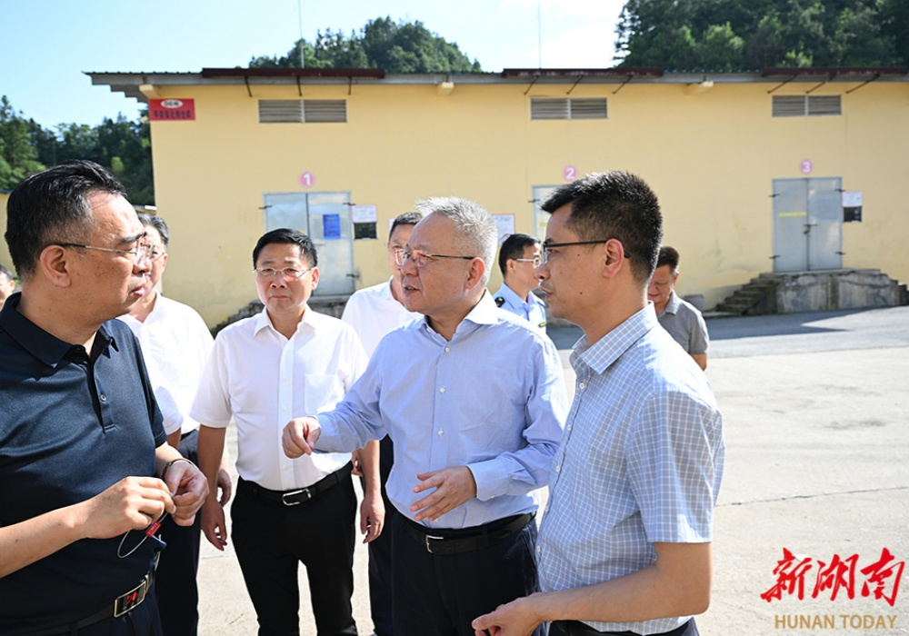 沈晓明赴浏阳暗访检查烟花爆竹原辅材料安全生产工作