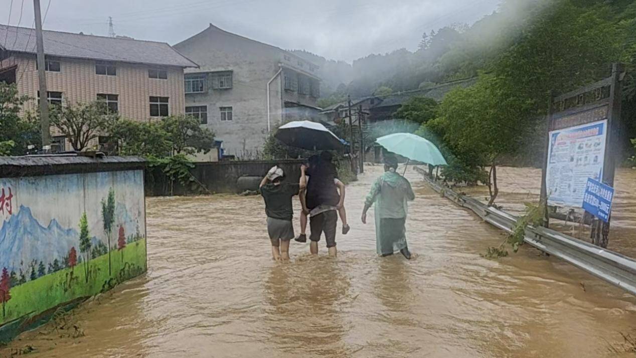 防汛进行时 | 怀化全力迎战强降雨 已紧急转移群众1.5万余人