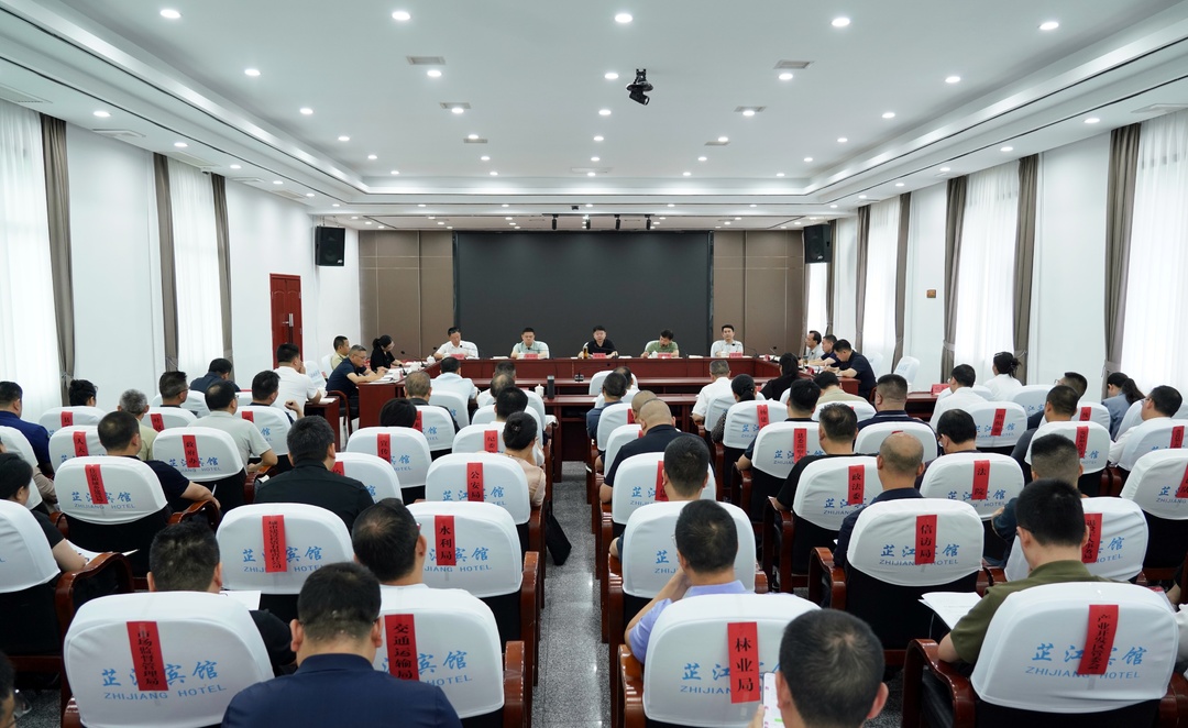 县委理论学习中心组举行2026年第八次（扩大）集体学习