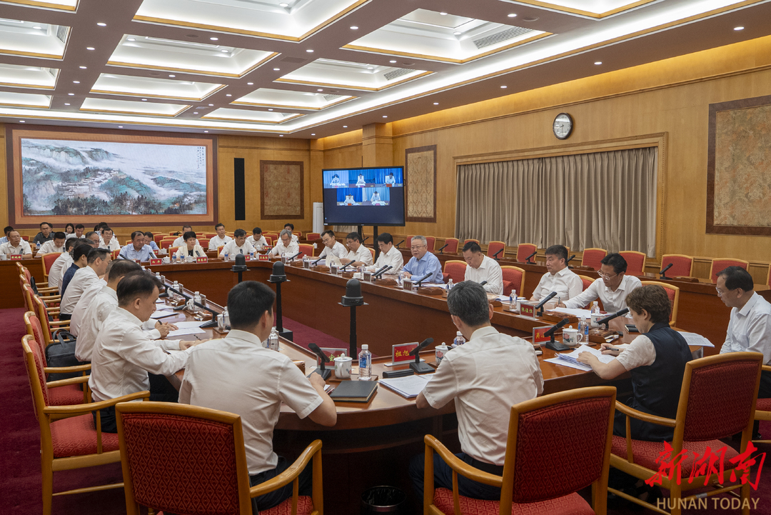 沈晓明主持召开高水平医院结对帮扶医疗薄弱地区工作座谈会