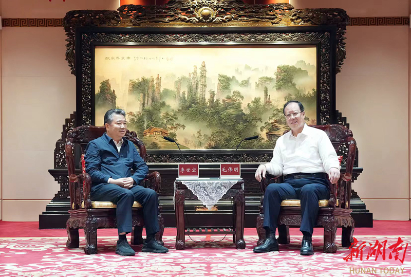 中国融通集团中部区域成果转化中心揭牌 毛伟明李世宏座谈并共同揭牌