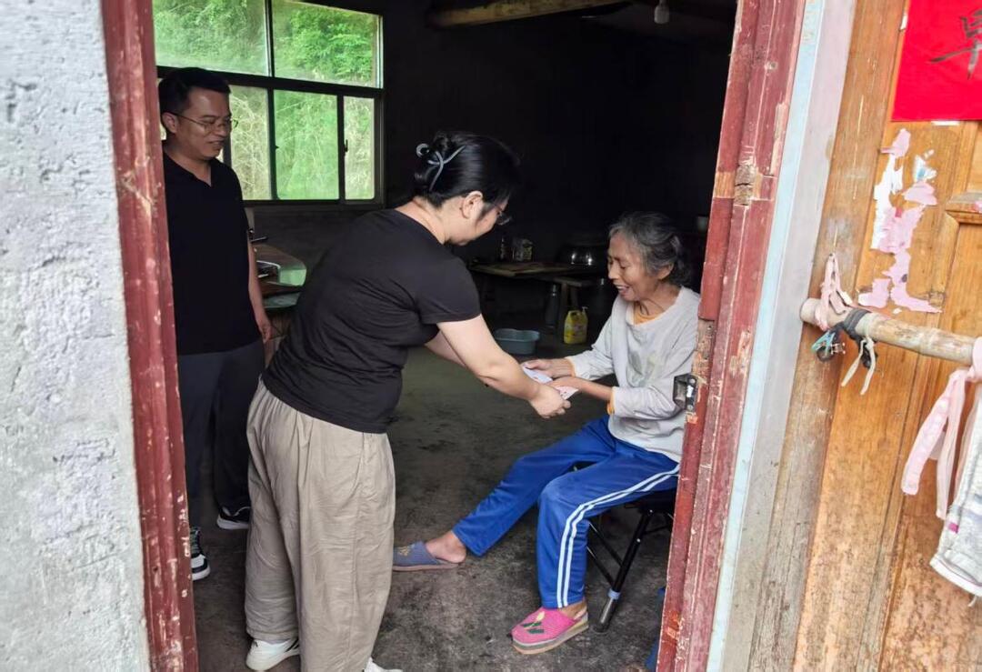 庆祝建党105周年｜晓坪乡：党群同心庆七一 阵地服务暖民心