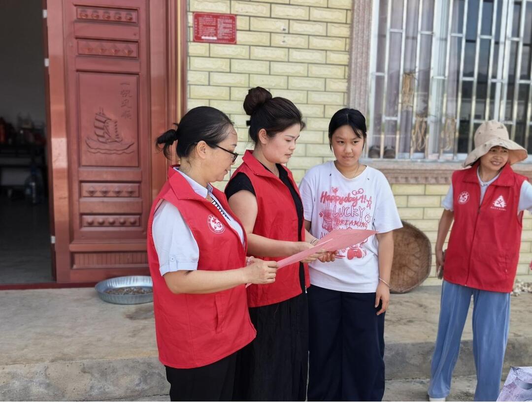 新店坪镇：宣传排查齐发力 严守暑期防溺关