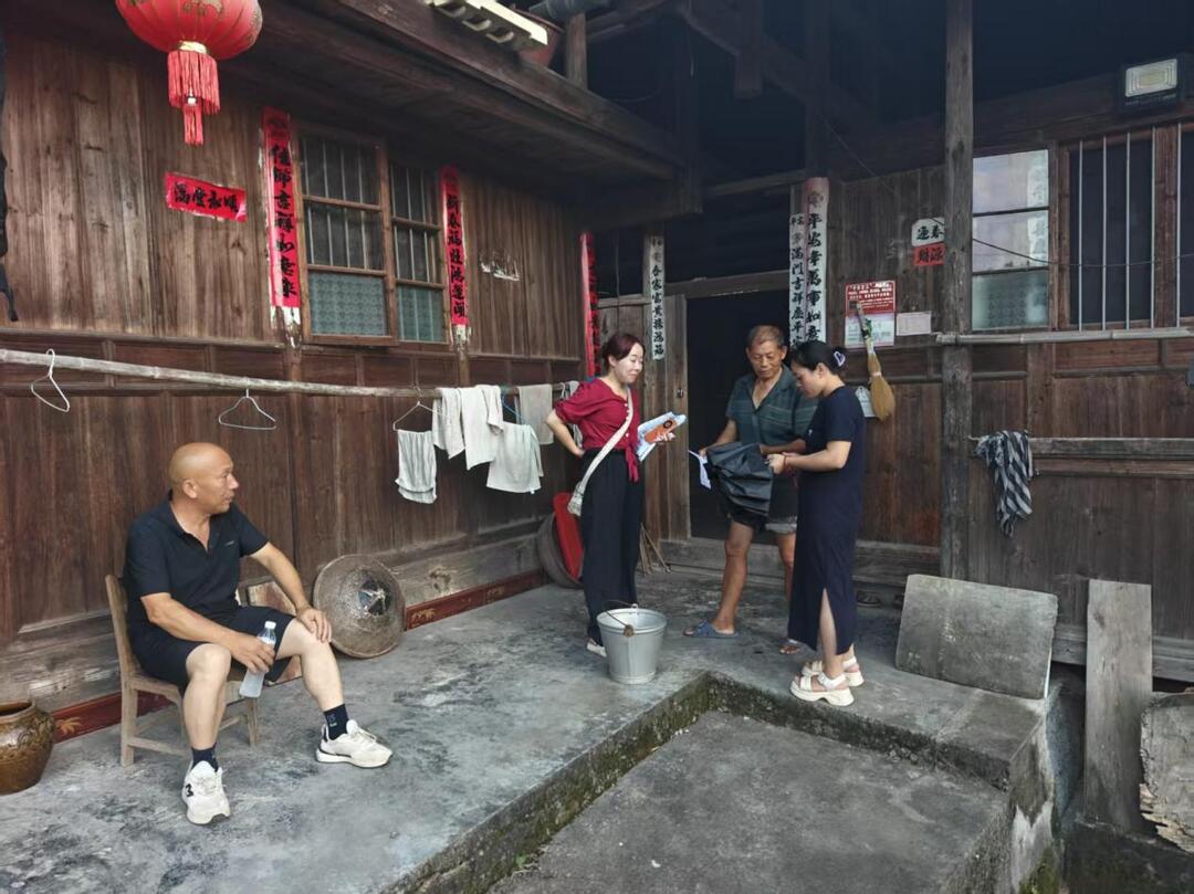 土桥镇两户村：排查宣传同步走 筑牢村民夏日安全防线