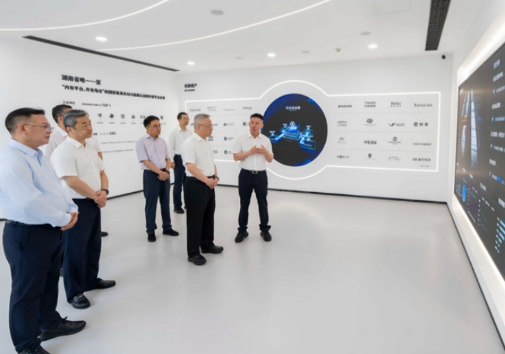 沈晓明调研出海企业经营发展情况