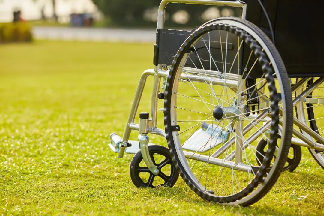 老年人手术后不宜久卧静养……是真是假？| 谣言终结站