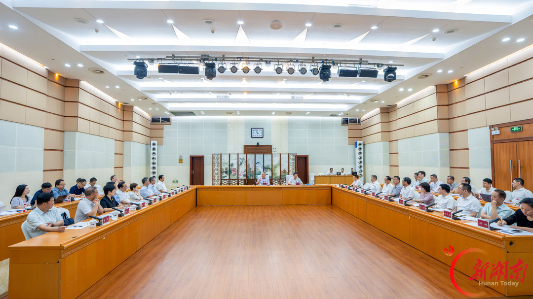 沈晓明调研“湘易办”问题整改进展情况
