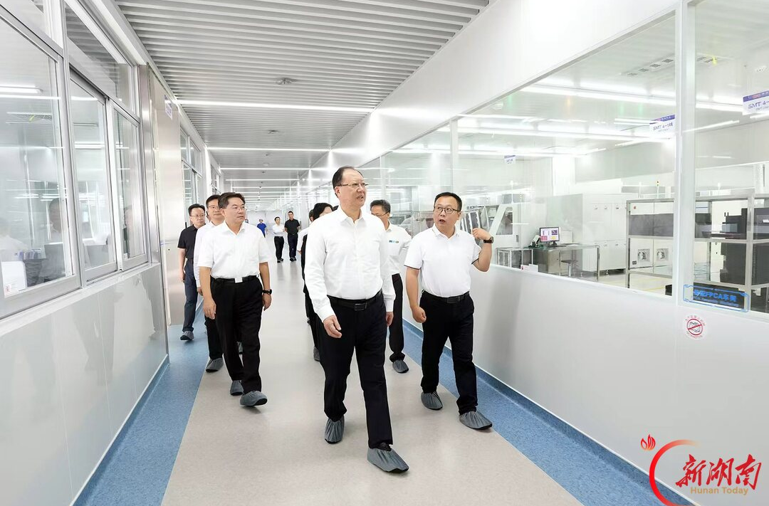 毛伟明在益阳调研电子信息产业发展情况