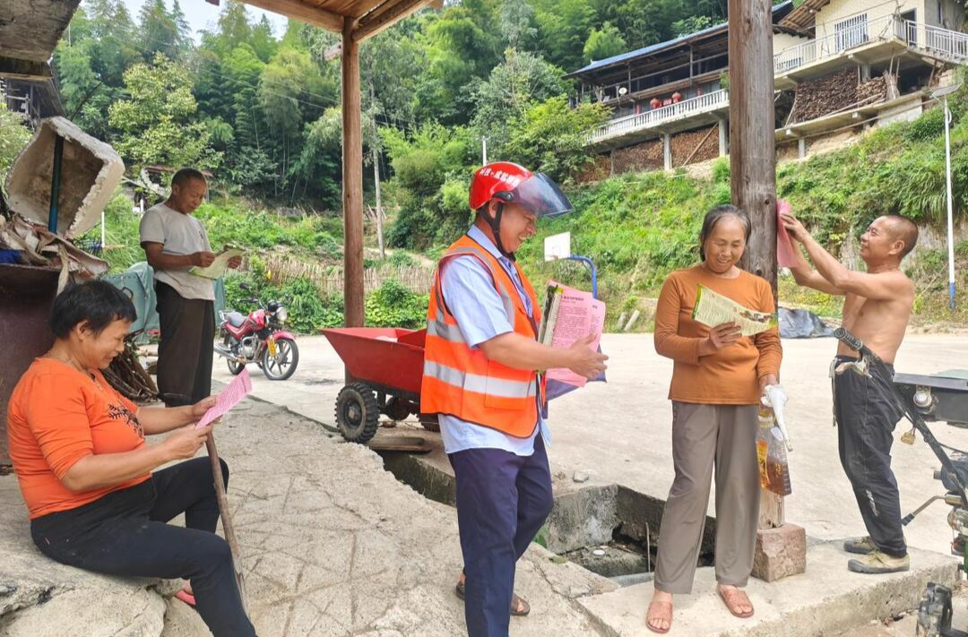碧涌镇多措并举筑牢秋收秸秆禁限焚烧与森林防灭火安全防线