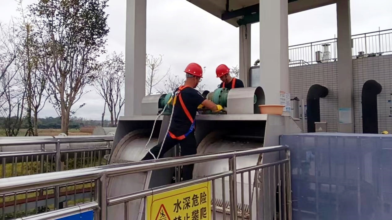 芷江城建投公司开展污水处理厂设备专项排查维保工作