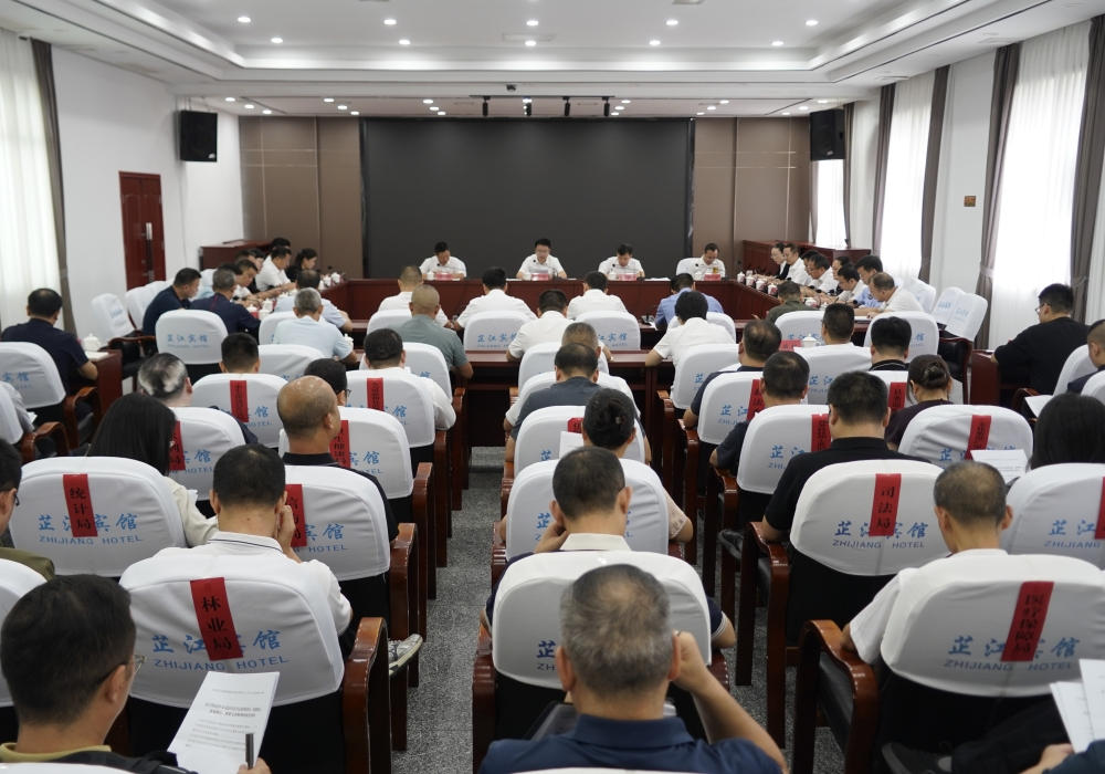 林涛主持召开县委常委会（扩大）会议