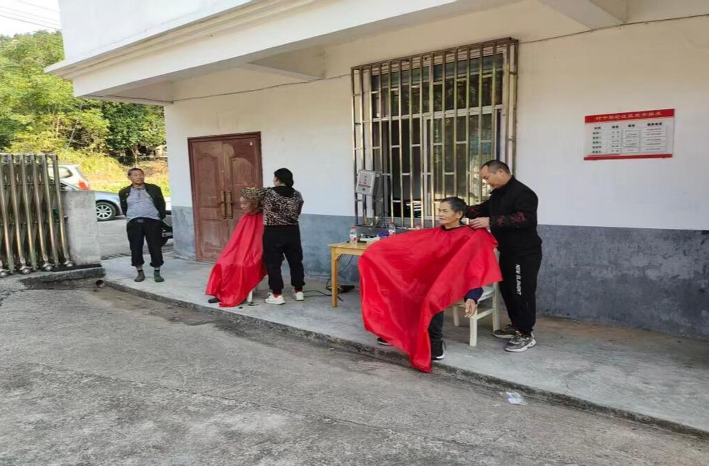 晓坪乡枇杷垠村：情暖桑榆过重阳 党群阵地服务暖民心
