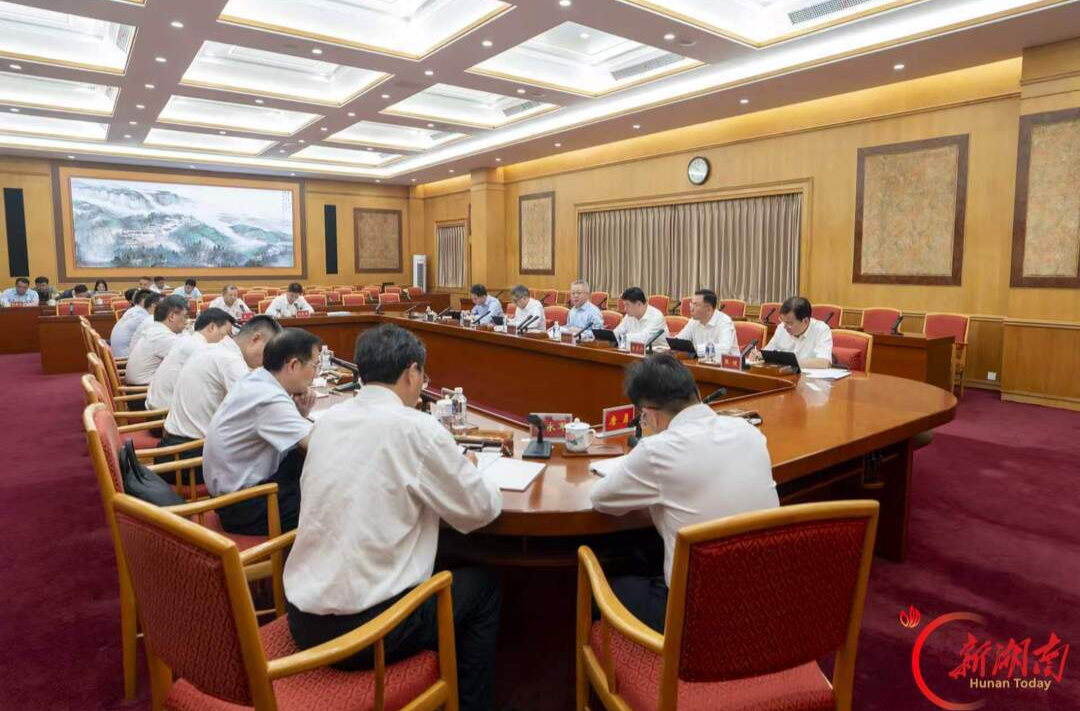 沈晓明主持召开专题会议研究民营经济发展和营商环境建设工作
