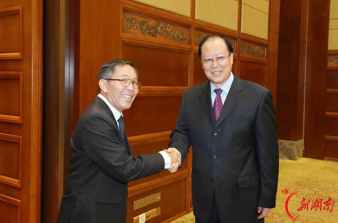 毛伟明会见老挝客人