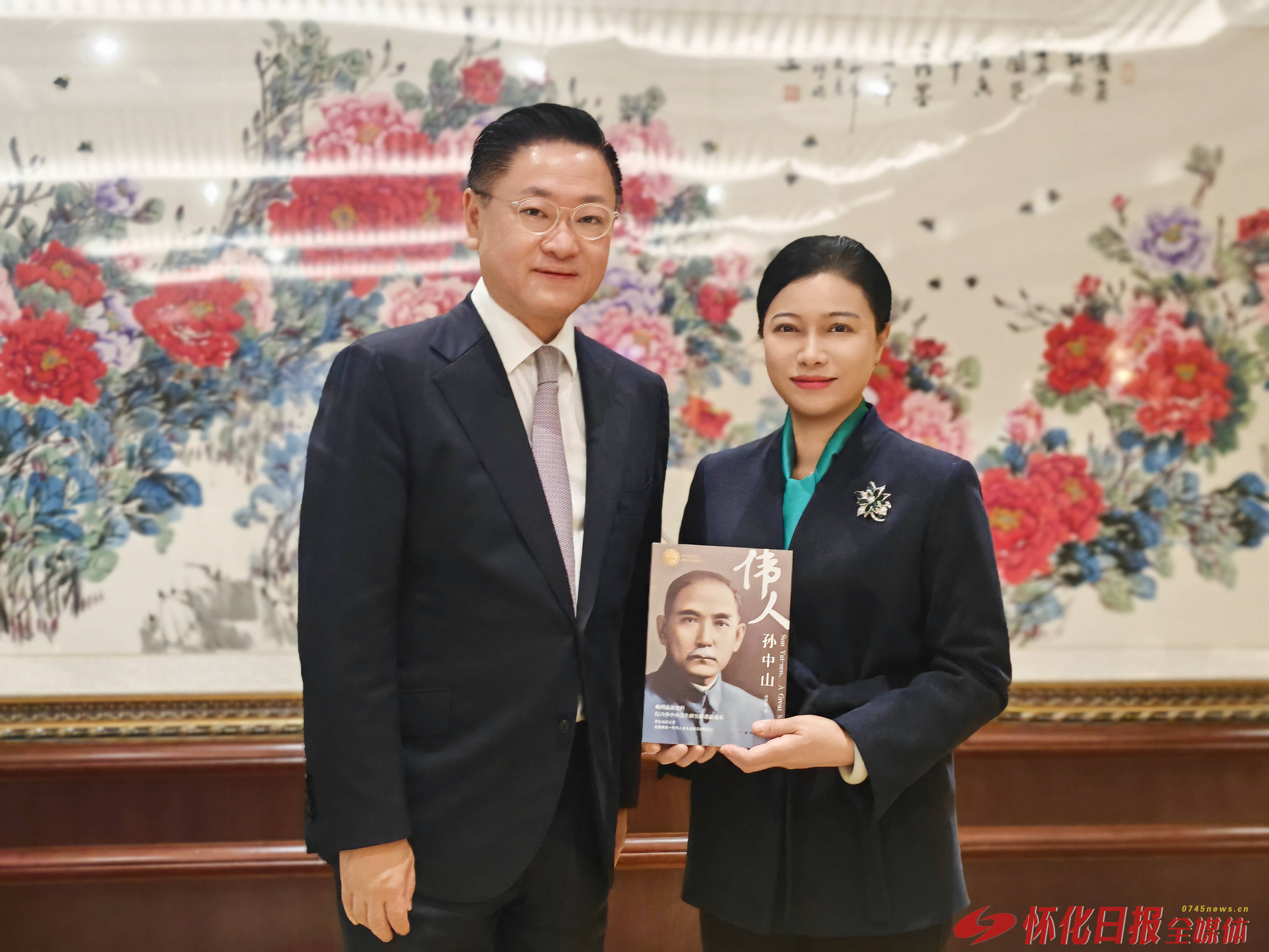 韦朝晖会见中国和平统一促进会香港总会孙伟勇一行